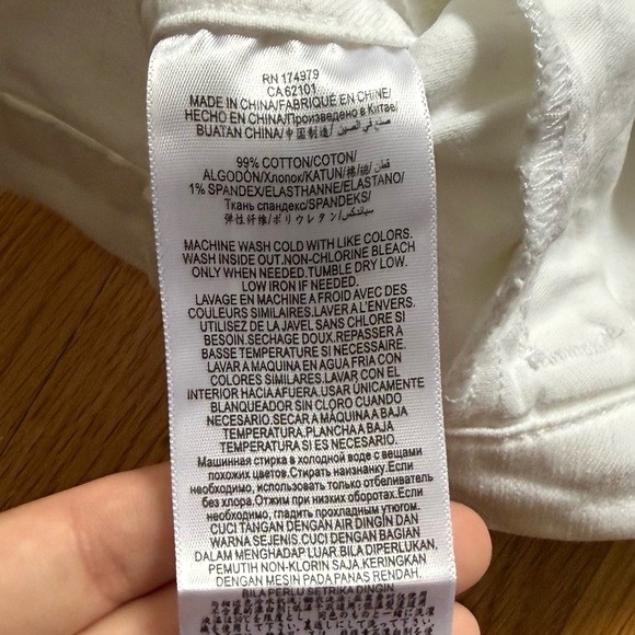 BCBGMAXAZRIA White Cropped Denim Jacket Women’s Medium Button Up Jean Layering - Picture 11 of 11